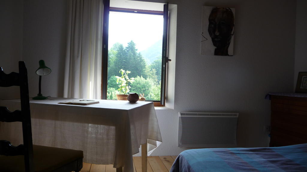 La Chouette A L'Heure Du Pinson Bed & Breakfast Saint-Pierre-d'Entremont  Ruang foto